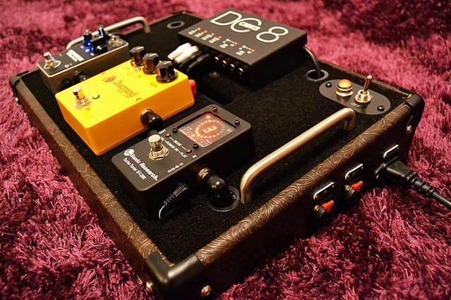 Pedalera con jacks de seguridad