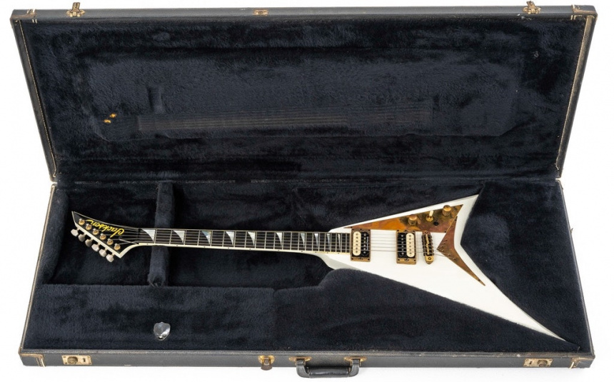 Jackson Randy Rhoads RR3 en el estuche