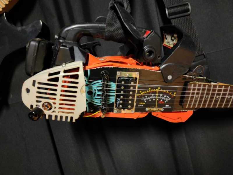 Guitarra motosierra asesina