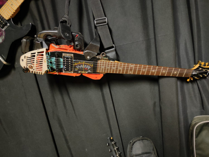 Guitarra motosierra asesina