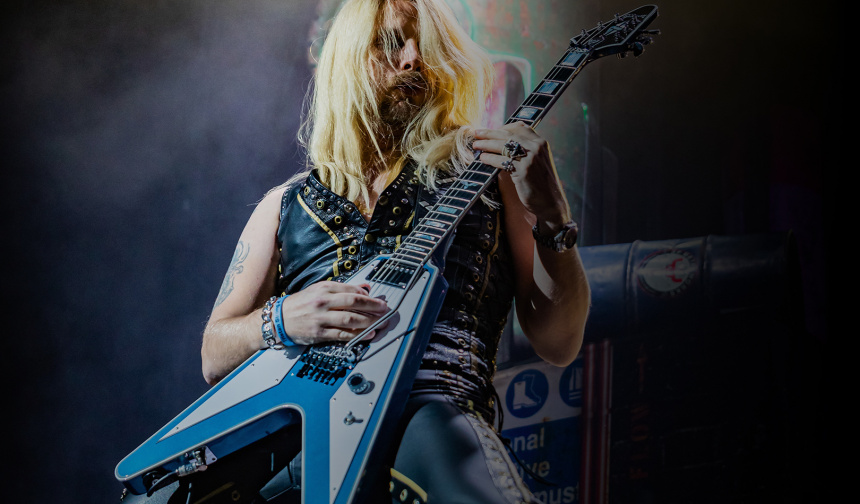 Banner Gibson Richie Faulkner Flying V Custom