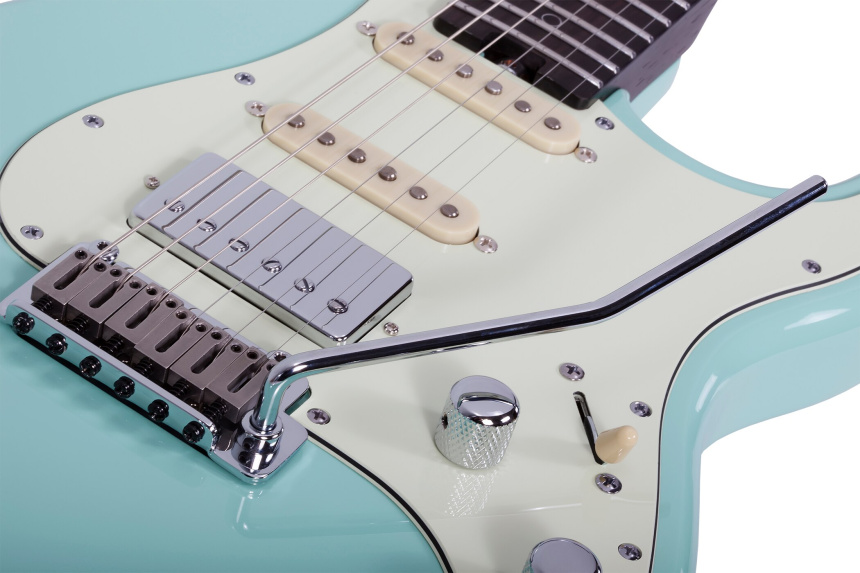 Vibrato y pastillas de la Schecter Nick Johnston T