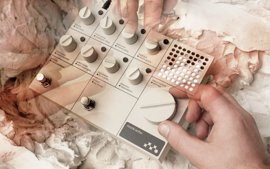 Manaos manejando el Mentha Works Monk Echo