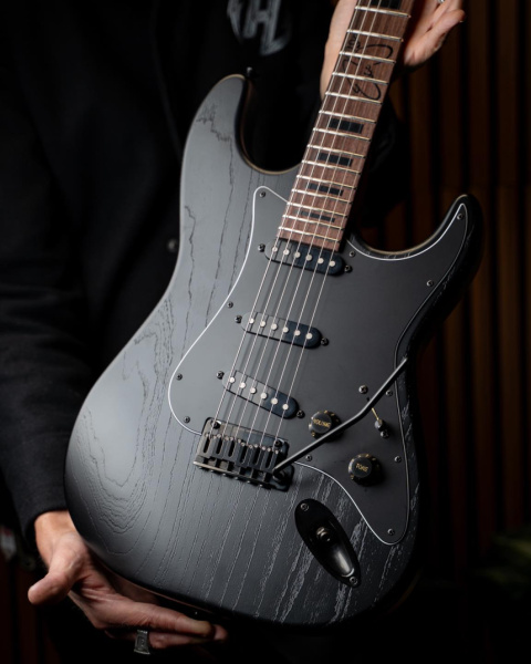 Cuerpo de la Eric Gales EG61