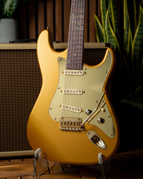 Cuerpo de la Eric Gales EG2