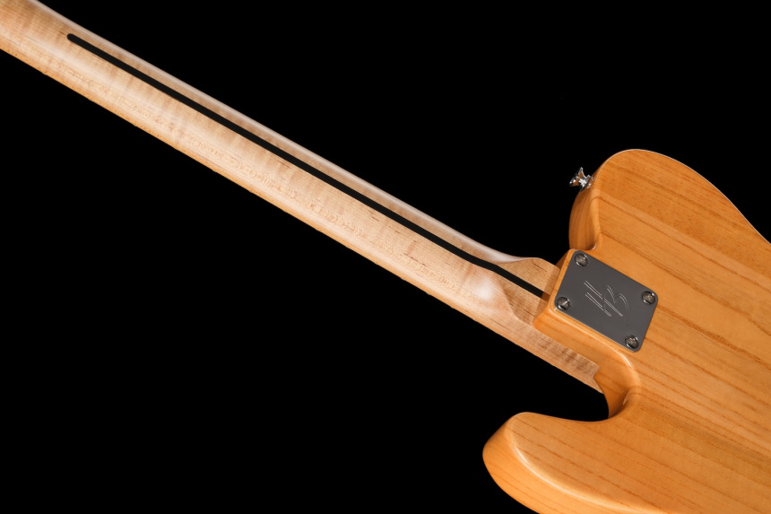 Mástil de arce canadiense caramelizado con inserción Skunk Stripe de roseacer de la TE-52 Tremolo NA