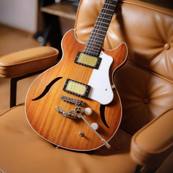 Harmony Comet con Tremolo