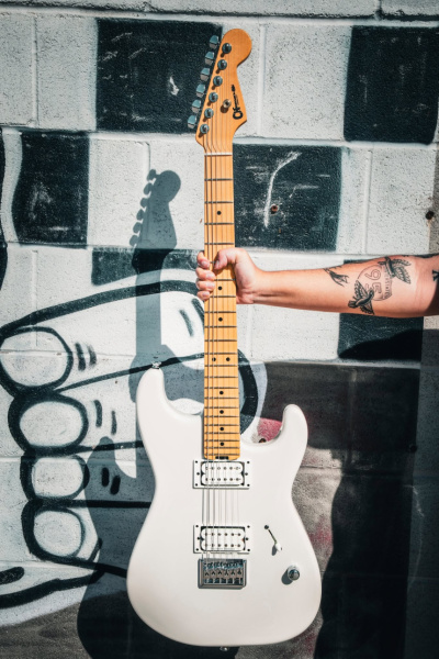 American Neo-Classic San Dimas Style 1 SD1 HH HT MPL en Ivory Blitz