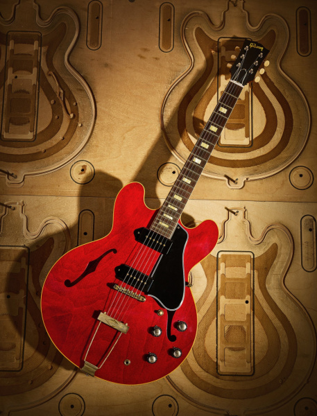 Gibson Custom 1962 ES-330 Reissue en Sixties Cherry