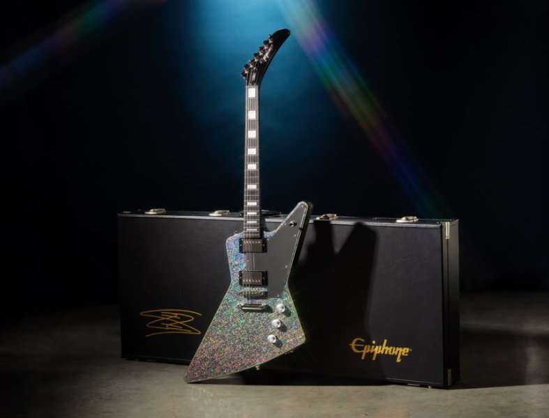 Epiphone Lzzy Hale Explorer Custom Black Diamond Holographic Sparkle con estuche