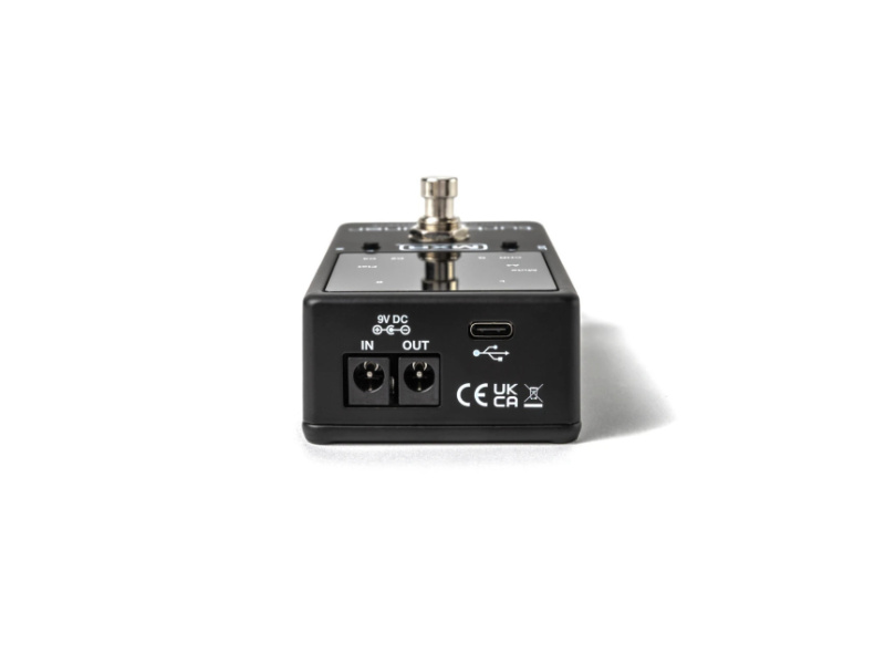 Vista frontal del MXR Turbo Tuner (M400) mostrando tomas de alimentación y puerto USB-C.