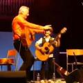 Tommy Emmanuel y Frano Zivkovic (8 años de edad) tocando juntos en Zagreb