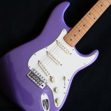 Fender Purple Neon Night Classic 50, MIM, una preciosidad
