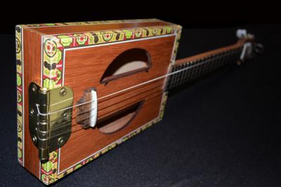 cigarboxguitar2.jpg