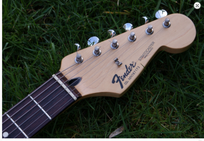 Screenshot 2023-01-26 at 11-31-03 Pristine Condition 1995 Mexican 'Black Label' Fender Stratocaster in Olympic White & Case.png