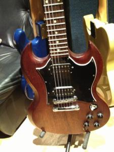 remato-guitarra-gibson-sg-special-faded-del-2005-usa-20096-MPE20182655528_102014-F.jpg