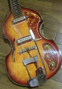 9fd059d2d261296e1a377d08d9ea696d--vintage-guitars-bizarre.jpg