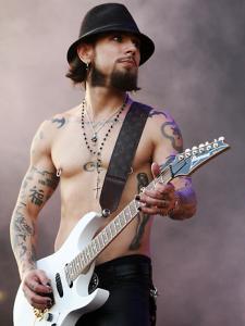 dave-navarro-guitar-2011-a-p.jpg