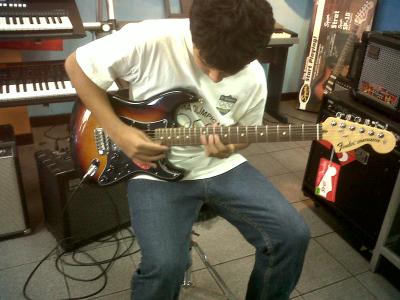 Luigi Special Fender Strat tienda.jpg