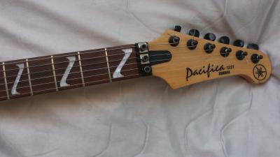 Yamaha Pacifica 1221-6.jpg