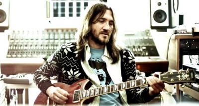 john_frusciante_2012_by_mike_piscitelli_preview.jpg