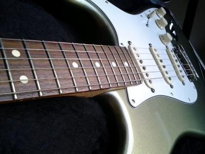 fender-american-standard-stratocaster-jade-pearl-rosewood-162301-MLA20295363605_052015-F.jpg