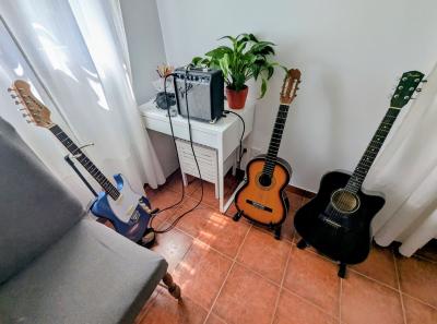 Foto Set Guitarras Ampli.jpg