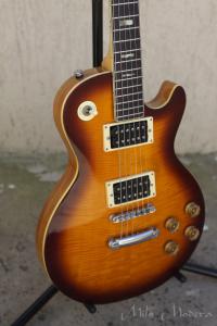 les-paul-1976-vintage-japan-univox-con-micros-gibson-19995-MCO20181658057_102014-F.jpg