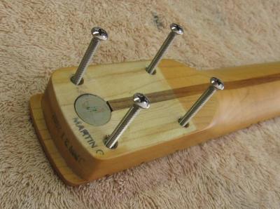 Strat Refurb 80912 Nitro - Heel with screws.jpg