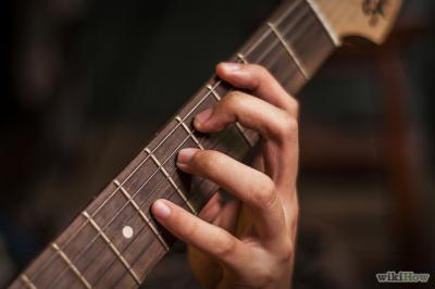 670px-Avoid-Pain-in-the-Left-Hand-While-Playing-the-Guitar-Step-1.jpg