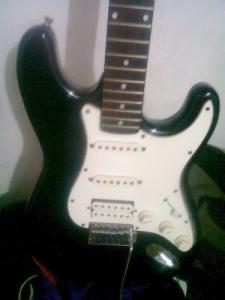 fender-classic-70s-stratocaster-made-in-mexico-hss_MEC-O-4646217959_072013.jpg