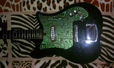 guitarra tarjeta madre.jpg