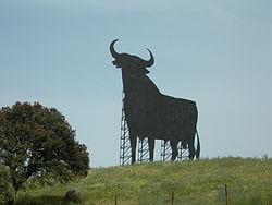 250px-Toro_de_Osborne_Santa_Elena.jpg