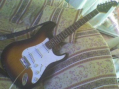 mi guitarra!! 2.jpg