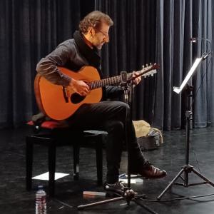 CARLOS TOCANDO_n.jpg