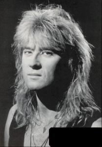 Joe-Elliott-def-leppard-6466600-350-504.jpg