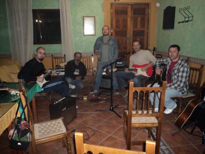 EL STAFF CONSPIRANDO.JPG