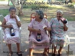 Janis con unas amigas.jpg