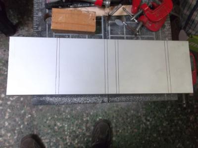 marcas en el tubo cortado para hacer los dobleces.jpg