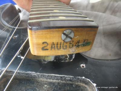 Strat-64-black-inside-037 (1).JPG