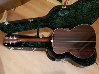 BOURGEOIS_POR DETRAS.jpg