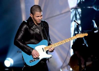 nick-jonas-gettyimages-518973834.jpg