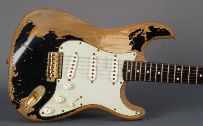fenderstratocasterjohn-mayer-black-one-masterbuilt-john-cruz2010-ec5f97037cb8af98a233651b39172a3c3e48569a-1920x1080.jpg