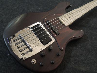 11562_0_IBANEZ_ATK800-WNF_Premium_E-Bass.jpg