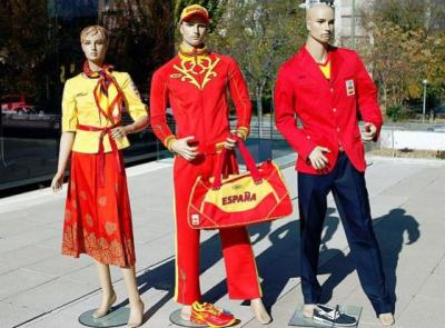 Trajes equipo olímpico español.jpg