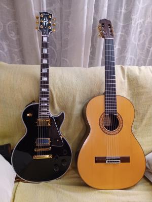 JUANA NEGRA Y LP CUSTOM EB.jpg