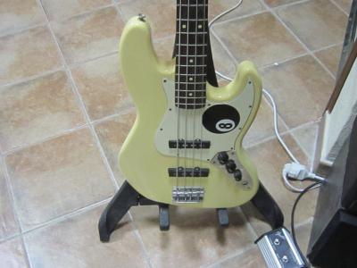fender jazz bass.JPG