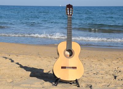 JUANA PLAYA CERCA.jpg