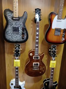 TOKAI LOVE ROCK MARRON.jpg