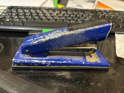 grapadora para hacer slides.jpg